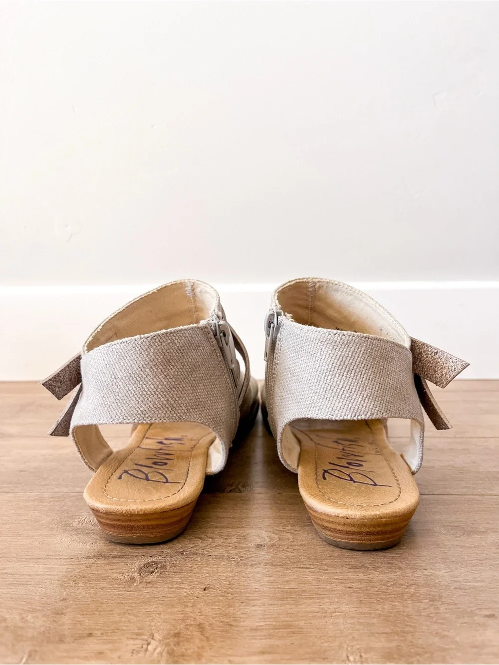 Blowfish Malibu Balla Taupe Canvas Micro Wedge Sandals Size 9